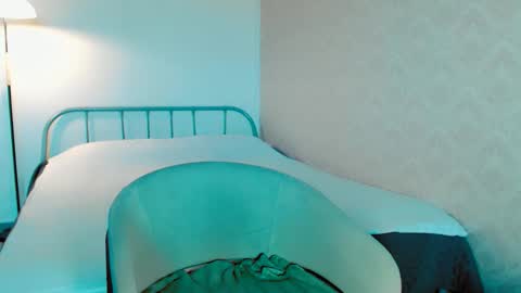 Anna online show from 09-27-25, 04:50