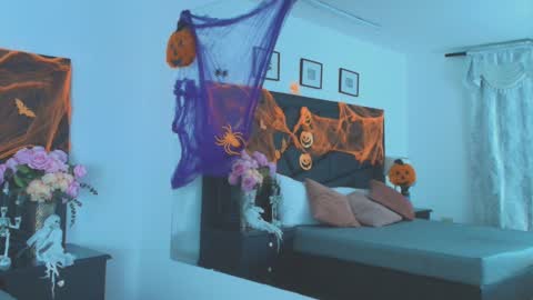 Snapshot of marydeniro chatting on 10-24-25, 01:35 online show from 10-24-25, 01:35