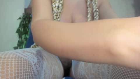 Snapshot of maryjoe11 chatting on 11-11-25, 02:55 maryjoe11 online show from 11-11-25, 02:55