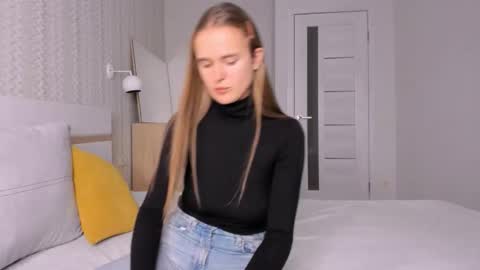 Mari online show from 10-27-25, 09:46