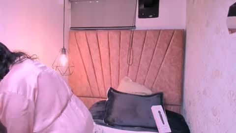 Marylin online show from 10-17-25, 07:49