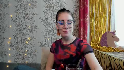 Snapshot of marylou_ chatting on 01-26-25, 08:25 Mary Lou online show from 01-26-25, 08:25