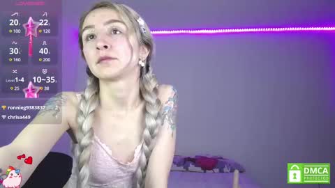 Snapshot of marylyrose chatting on 12-22-24, 03:22 maryly rose online show from 12-22-24, 03:22