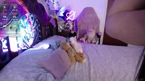 Mary online show from 11-30-25, 03:32