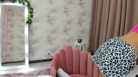 Luucy UTC1 Mon Tue Wed Thu Fri 0500-1130 online show from 09-17-25, 03:08