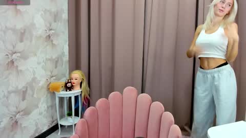 Luucy UTC1 Mon Tue Wed Thu Fri 0500-1130 online show from 10-16-25, 02:56