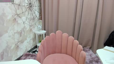 Luucy UTC1 Mon Tue Wed Thu Fri 0500-1130 online show from 10-31-25, 03:18