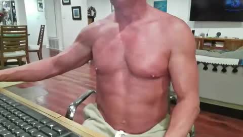 mascmuscle49 online show from 12-17-25, 01:33