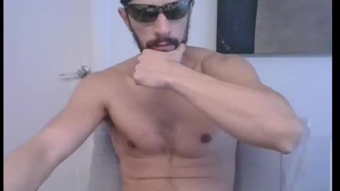 Snapshot of mascuhunk chatting on 02-22-25, 02:19 mascuhunk online show from 02-22-25, 02:19