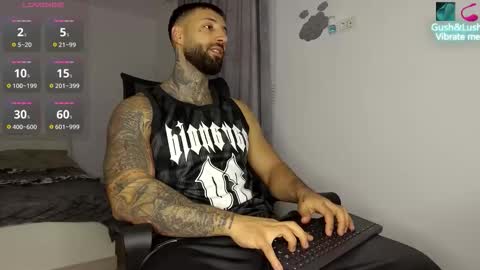 Snapshot of masculineguy69 chatting on 11-16-25, 05:13 masculineguy69 online show from 11-16-25, 05:13