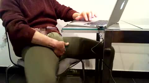 Snapshot of mask07 chatting on 02-06-25, 07:40 Mask07 online show from 02-06-25, 07:40