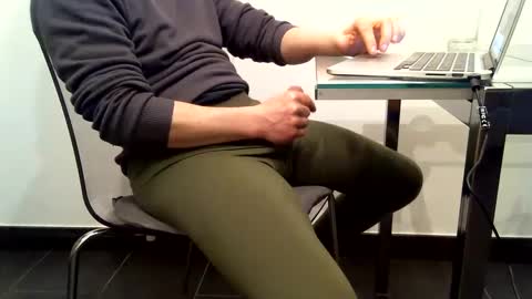 Snapshot of mask07 chatting on 03-10-25, 08:01 Mask07 online show from 03-10-25, 08:01