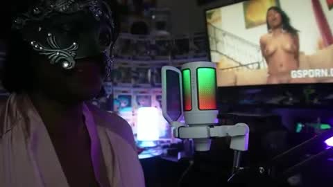 Snapshot of maskedmilf822397 chatting on 10-25-25, 08:33 maskedmilf822397 online show from 10-25-25, 08:33