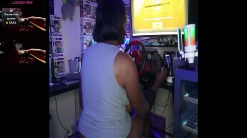 Snapshot of maskedmilf822397 chatting on 10-26-25, 06:30 maskedmilf822397 online show from 10-26-25, 06:30