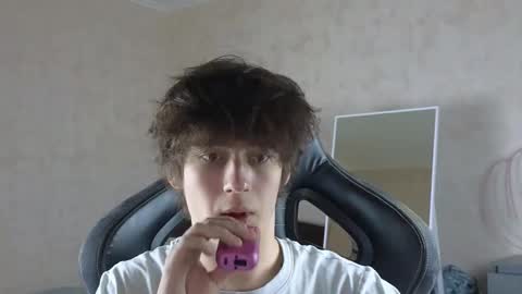 Snapshot of mason_jr chatting on 10-21-25, 07:14 mason_jr online show from 10-21-25, 07:14