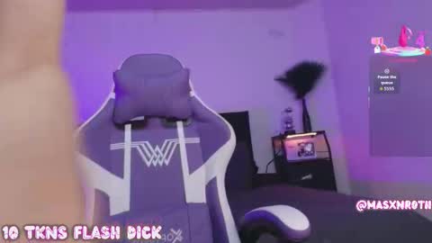 Snapshot of mason_rothwell chatting on 10-22-25, 09:53 Mason Rothwell online show from 10-22-25, 09:53