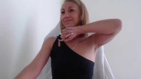 massiel ferreti online show from 05-03-26, 09:32