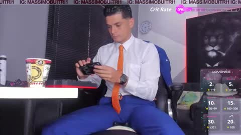 Snapshot of massimo_g chatting on 10-20-25, 01:00 I am Massimo online show from 10-20-25, 01:00