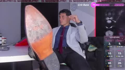 Snapshot of massimo_g chatting on 10-23-25, 01:05 I am Massimo online show from 10-23-25, 01:05