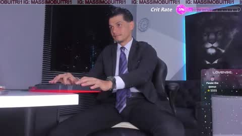 Snapshot of massimo_g chatting on 11-02-25, 12:02 I am Massimo online show from 11-02-25, 12:02