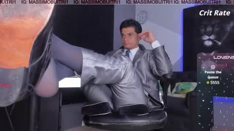 Snapshot of massimo_g chatting on 11-11-25, 12:21 I am Massimo online show from 11-11-25, 12:21