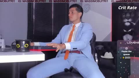 Snapshot of massimo_g chatting on 11-11-25, 01:00 I am Massimo online show from 11-11-25, 01:00