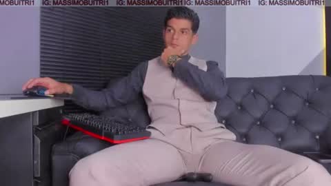 I am Massimo online show from 06-18-26, 01:17