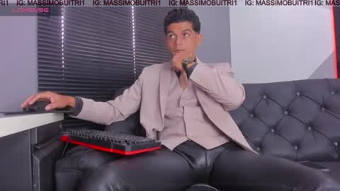 I am Massimo online show from 06-19-26, 02:43