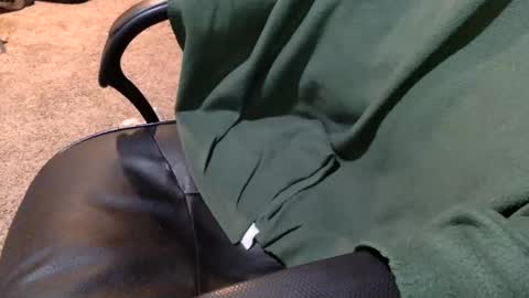 Snapshot of massive_abrasions69 chatting on 10-01-25, 03:12 Massive Abrasions online show from 10-01-25, 03:12