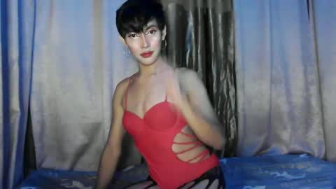 Snapshot of massive_cumboy chatting on 12-13-24, 01:22 Miss Sweet LUNA 3 online show from 12-13-24, 01:22