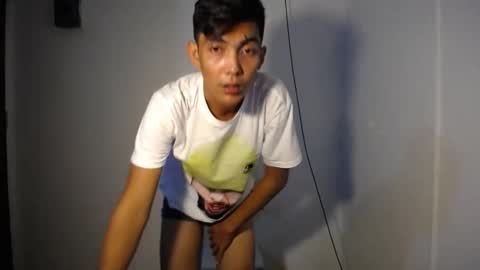 Snapshot of massive_cumboy chatting on 04-22-26, 05:32 Miss Sweet LUNA 3 online show from 04-22-26, 05:32
