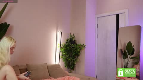 Maya online show from 09-20-25, 04:35