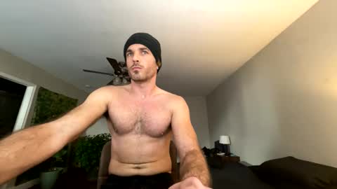 Snapshot of master_louie chatting on 12-11-24, 03:58 muskyjockdick online show from 12-11-24, 03:58