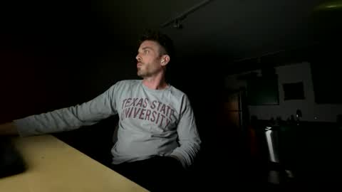 Snapshot of master_louie chatting on 11-02-25, 06:27 muskyjockdick online show from 11-02-25, 06:27