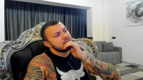 Snapshot of masterdevil11 chatting on 11-06-25, 10:10 Jocker online show from 11-06-25, 10:10