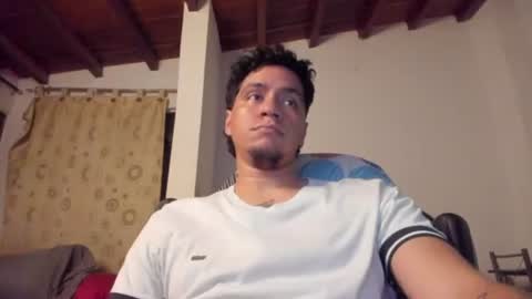 Juan Independent Model online show from 06-26-26, 01:43