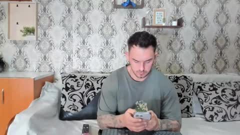 Snapshot of mastermusclejon chatting on 02-05-25, 08:14 Jon online show from 02-05-25, 08:14