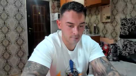 Snapshot of mastermusclejon chatting on 10-19-25, 08:42 Jon online show from 10-19-25, 08:42