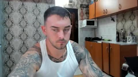 Snapshot of mastermusclejon chatting on 11-06-25, 09:26 Jon online show from 11-06-25, 09:26