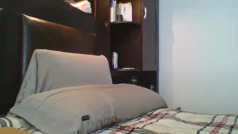 Snapshot of masterppp69 chatting on 10-25-25, 03:29 MASTERPPP online show from 10-25-25, 03:29