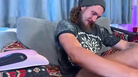 Snapshot of masterr_and_kittyy chatting on 02-15-25, 08:11 online show from 02-15-25, 08:11