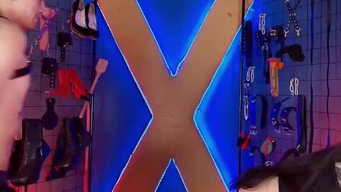 Snapshot of masterr_bdsm__ chatting on 11-13-25, 03:27 masterr_bdsm__ online show from 11-13-25, 03:27