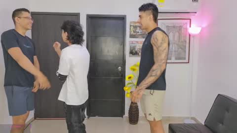 Team Cris Darwin- Fernando- Stiven- David online show from 05-12-26, 11:18