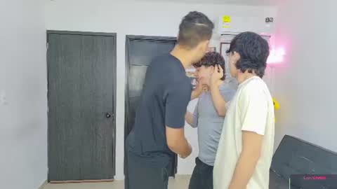 Team Cris Darwin- Fernando- Stiven- David online show from 06-15-26, 11:12