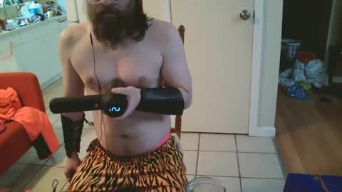 Snapshot of masterw_lf chatting on 02-14-25, 10:14 master W LF online show from 02-14-25, 10:14