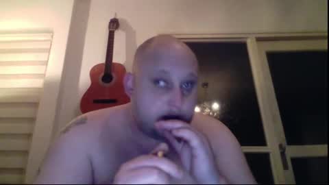 Snapshot of mastrubeertje1988 chatting on 12-21-25, 04:25 mastrubeertje1988 online show from 12-21-25, 04:25