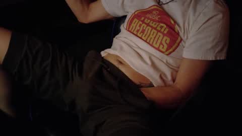 Snapshot of masturbaitur chatting on 05-04-26, 05:36 Oscar online show from 05-04-26, 05:36