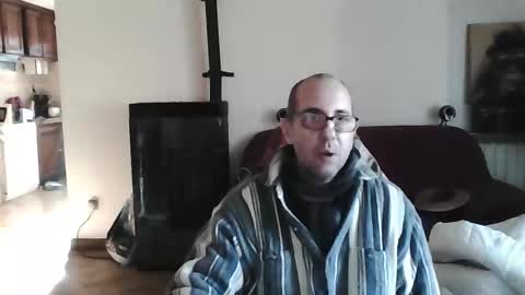 Snapshot of mat11efou chatting on 01-17-25, 12:10 mat11efou online show from 01-17-25, 12:10