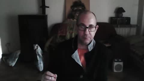 Snapshot of mat11efou chatting on 02-14-25, 10:38 mat11efou online show from 02-14-25, 10:38