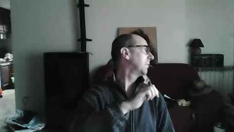 Snapshot of mat11efou chatting on 02-24-25, 10:26 mat11efou online show from 02-24-25, 10:26